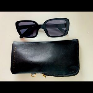 New Quay Australia sunglasses in 20s, color black